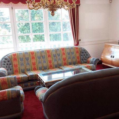 Castle Garden *** Apartment Сомбатели Екстериор снимка